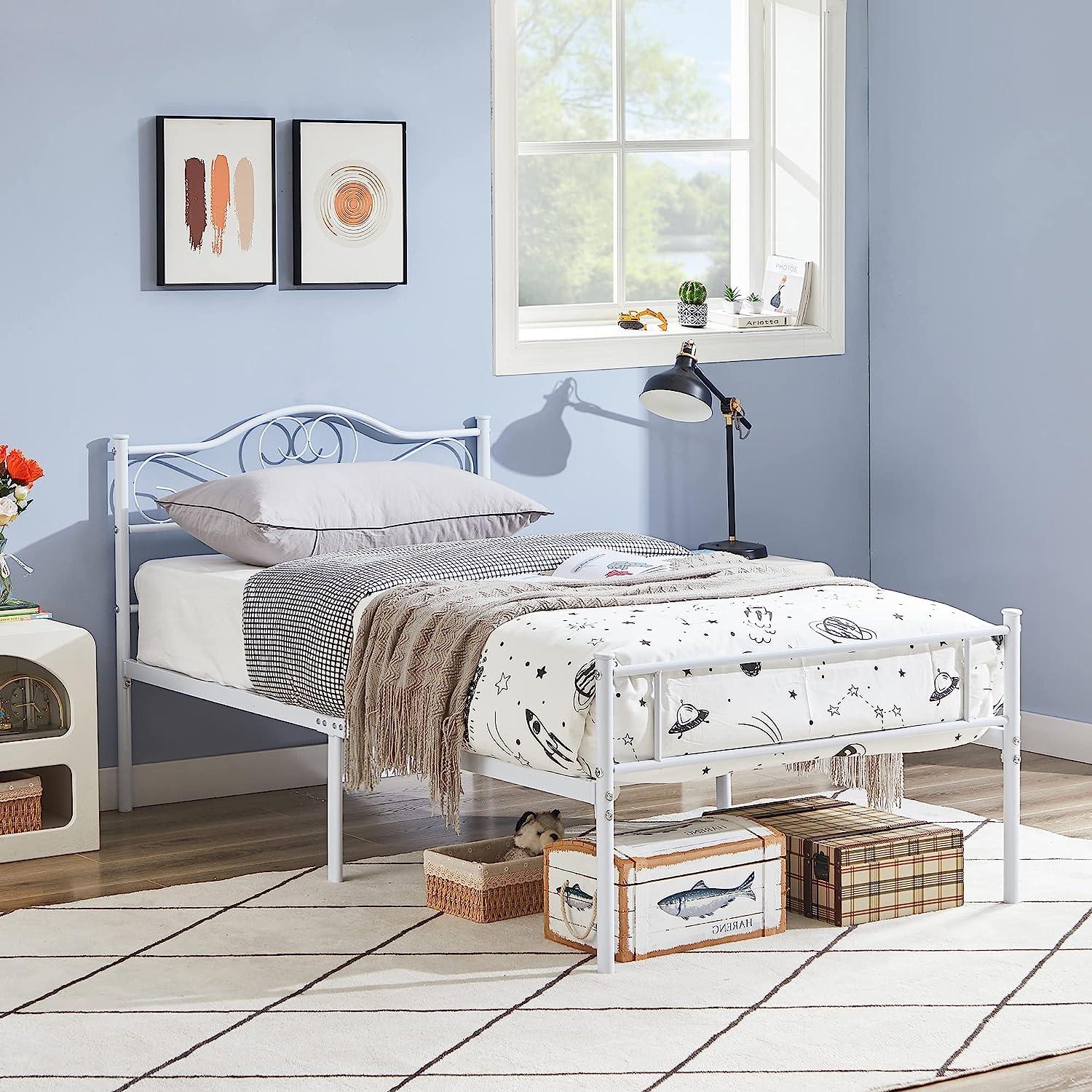 VECELO Metal Platform Bed Frame Mattress Foundation Decorative Headboard & Footboard - VECELO