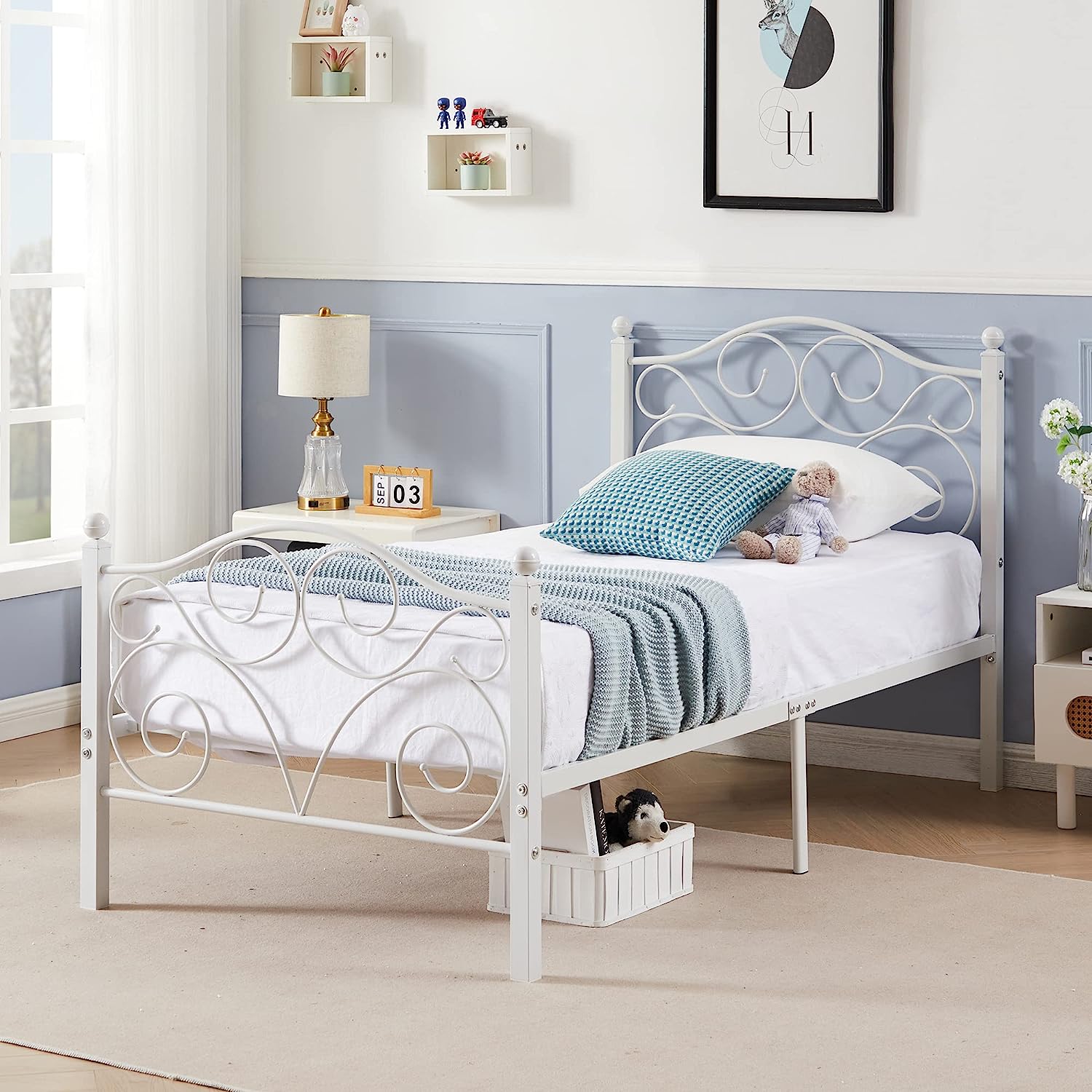 VECELO Classic Metal Bed Frame Mattress Foundation - VECELO