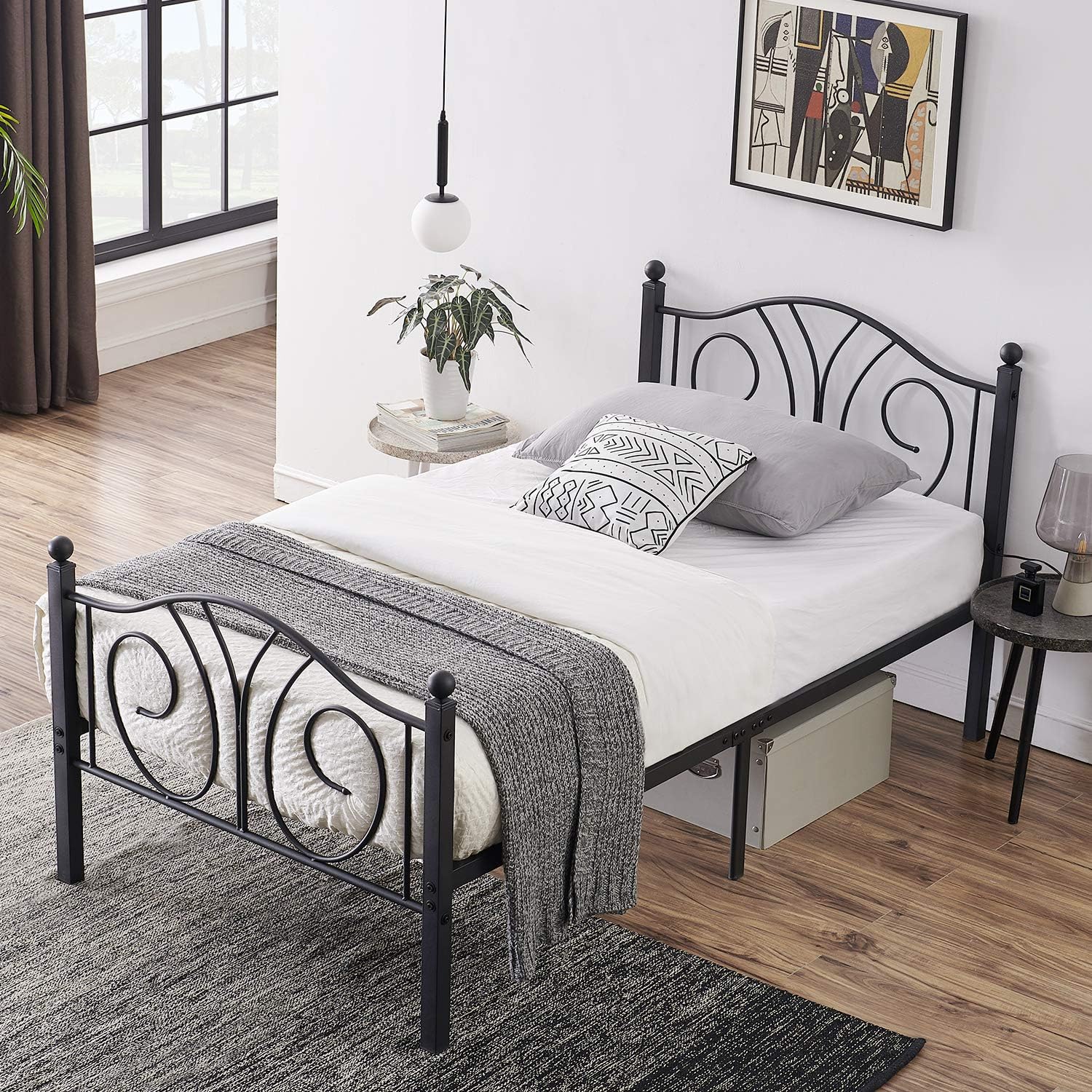 VECELO Metal Platform Bed Frame/Mattress Foundation