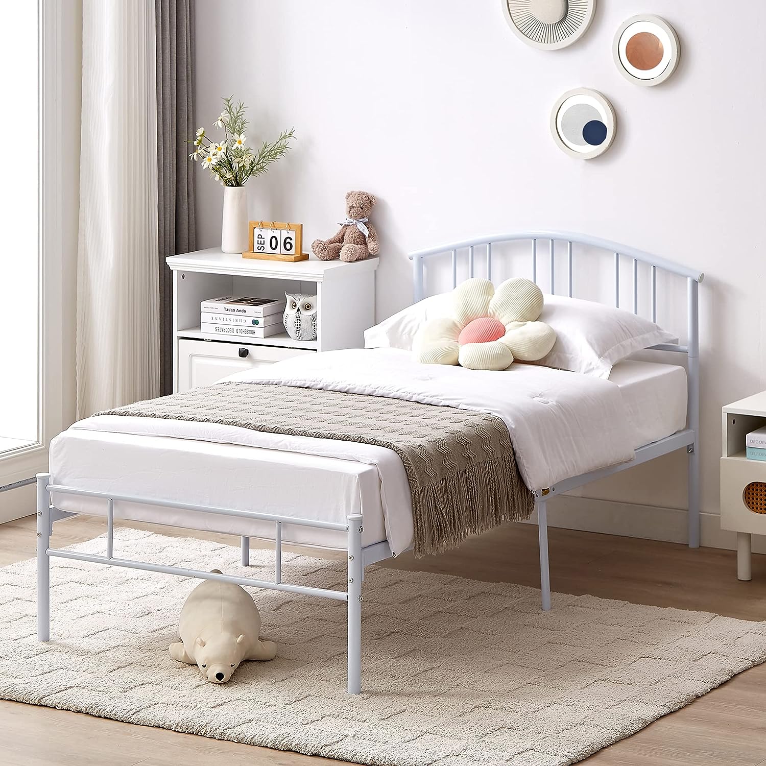 VECELO Modern Metal Bed Frame Mattress Foundation with curve headboard and Footboard - VECELO