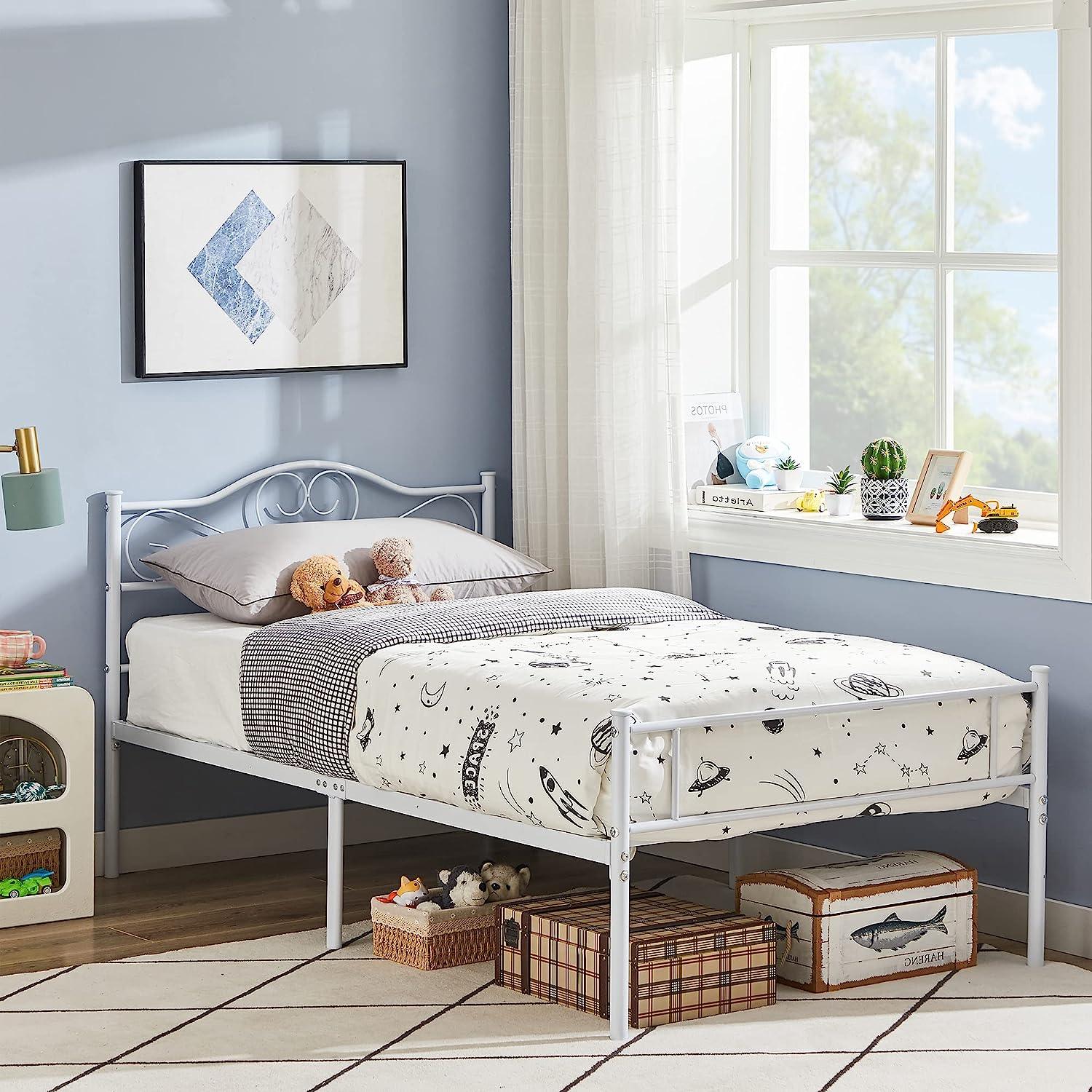 VECELO Metal Platform Bed Frame Mattress Foundation Decorative Headboard & Footboard - VECELO