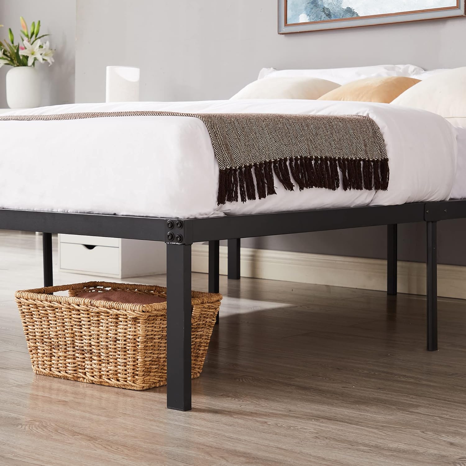 VECELO Metal Platform Bed Frame Heavy Duty Steel Slat, No Box Spring Needed