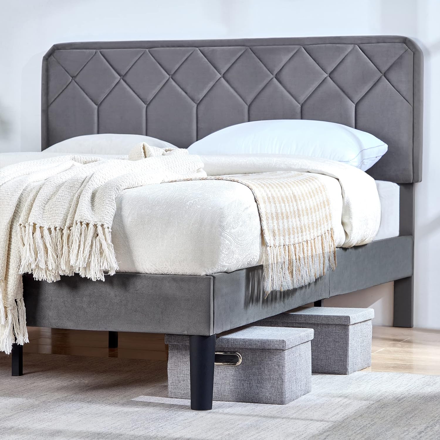VECELO Premium Leather Upholstered Platform Bed Frame