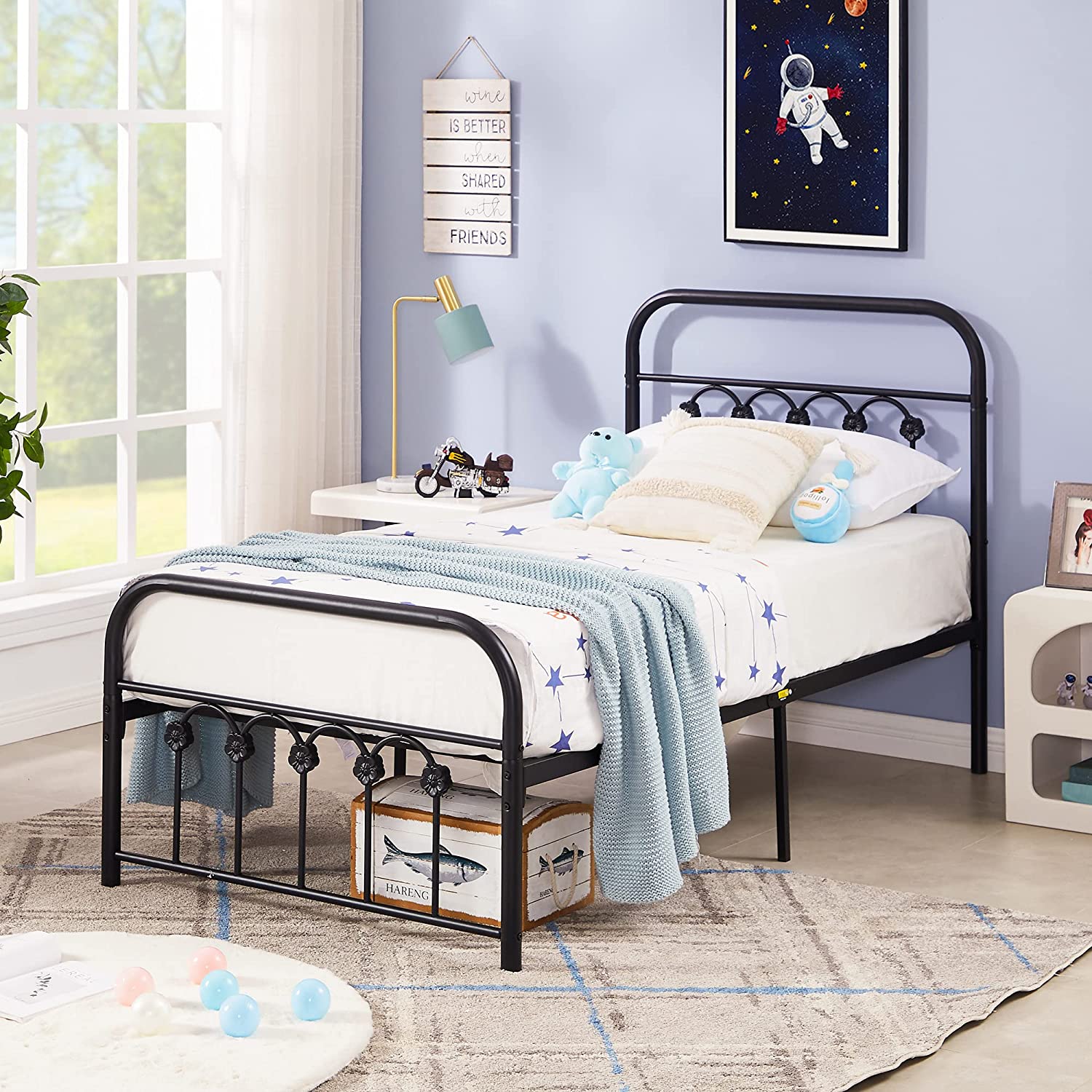 VECELO Metal Bed Frame/Mattress Foundation with Vintage Flower Headboard & Footboard