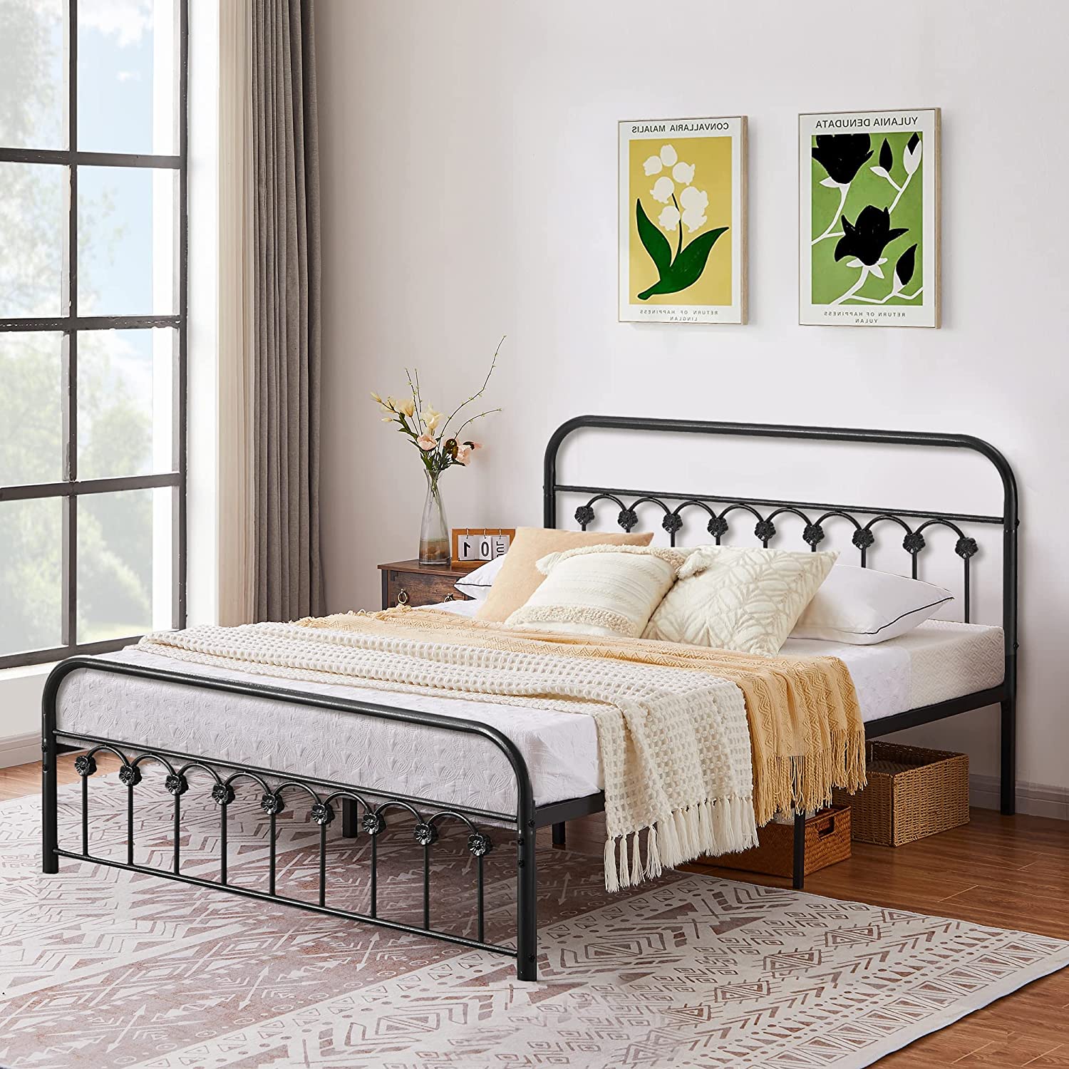 VECELO Metal Bed Frame/Mattress Foundation with Vintage Flower Headboard & Footboard