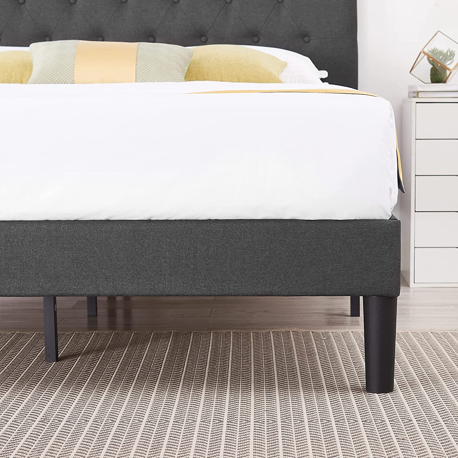 VECELO Classic Upholstered Platform Bed Frame with Diamond Stitched Cloth - VECELO