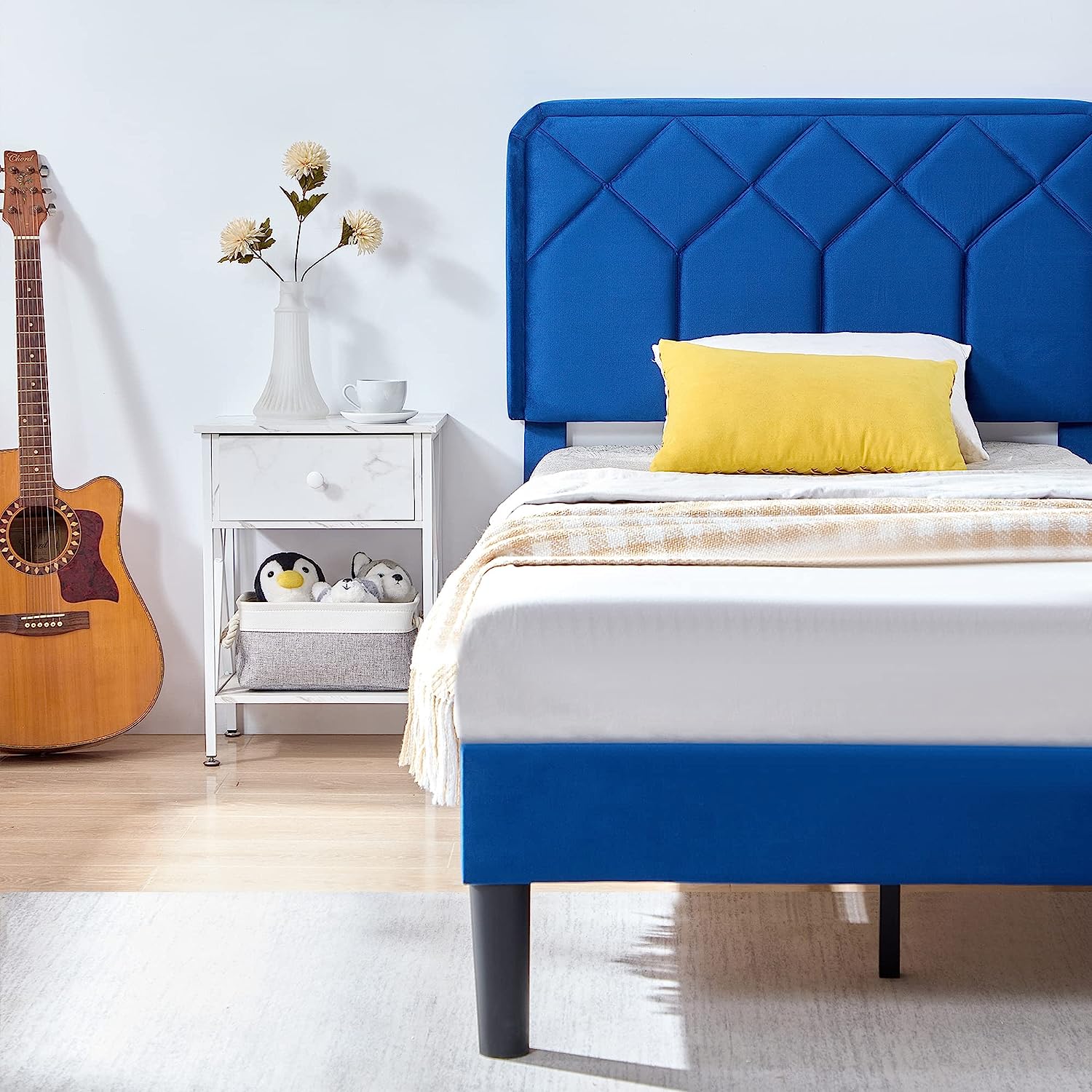 VECELO Premium Leather Upholstered Platform Bed Frame