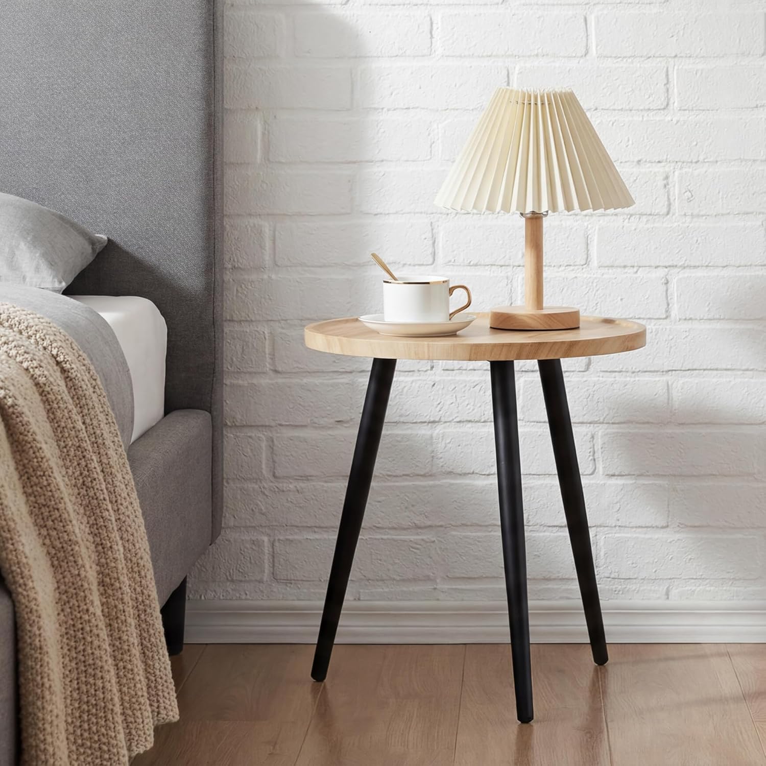 VECELO Modern Side Table, Round Small End Table