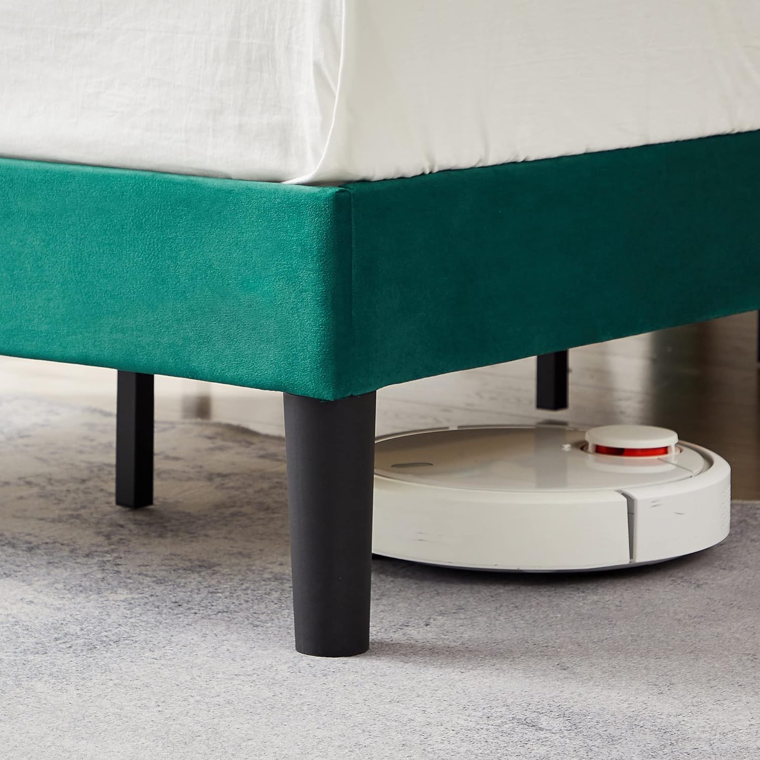 VECELO Premium Leather Upholstered Platform Bed Frame