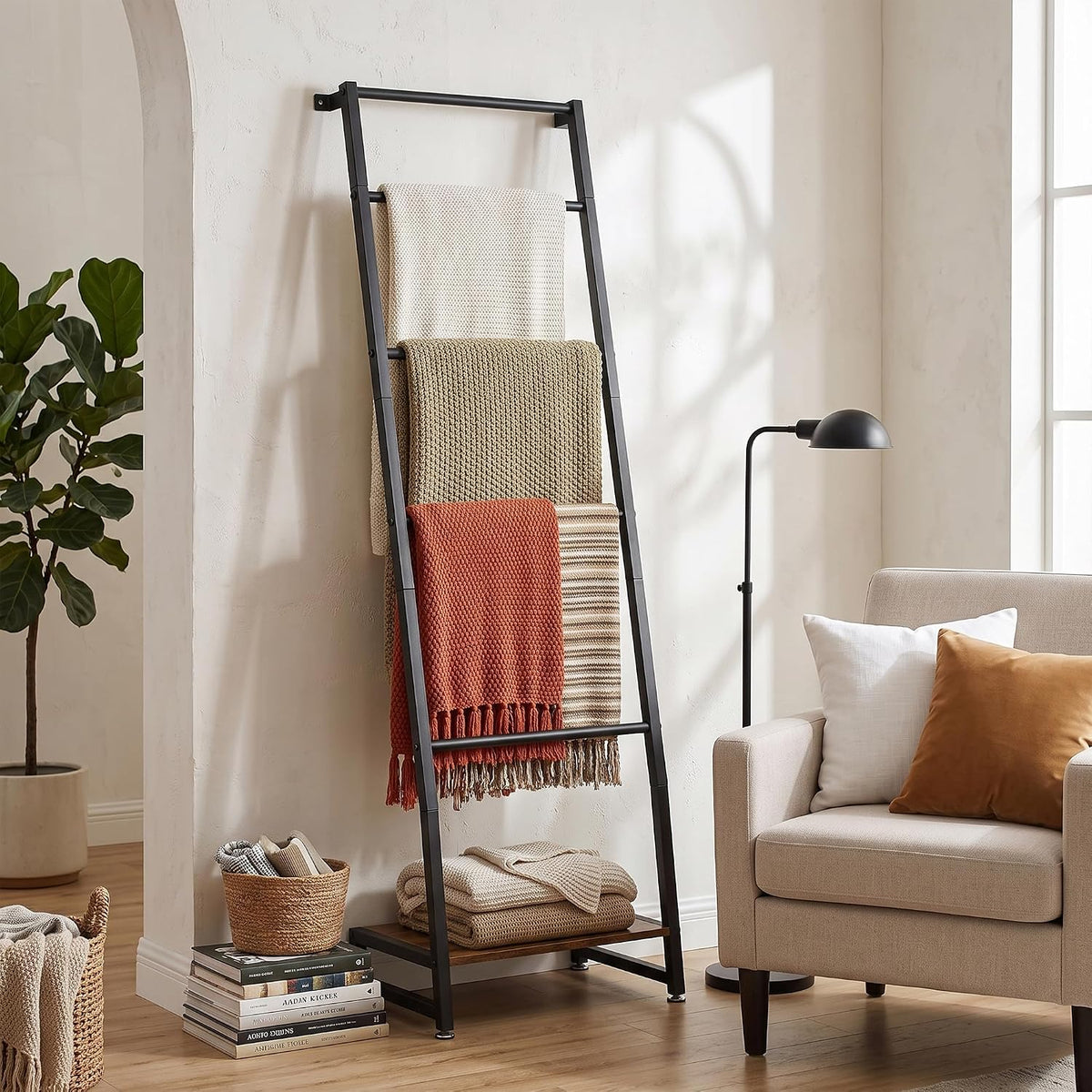 VECELO Blanket Ladder 5‑Tier Metal Ladder Shelf with Bottom Storage Shelf for Living Room and Bedroom