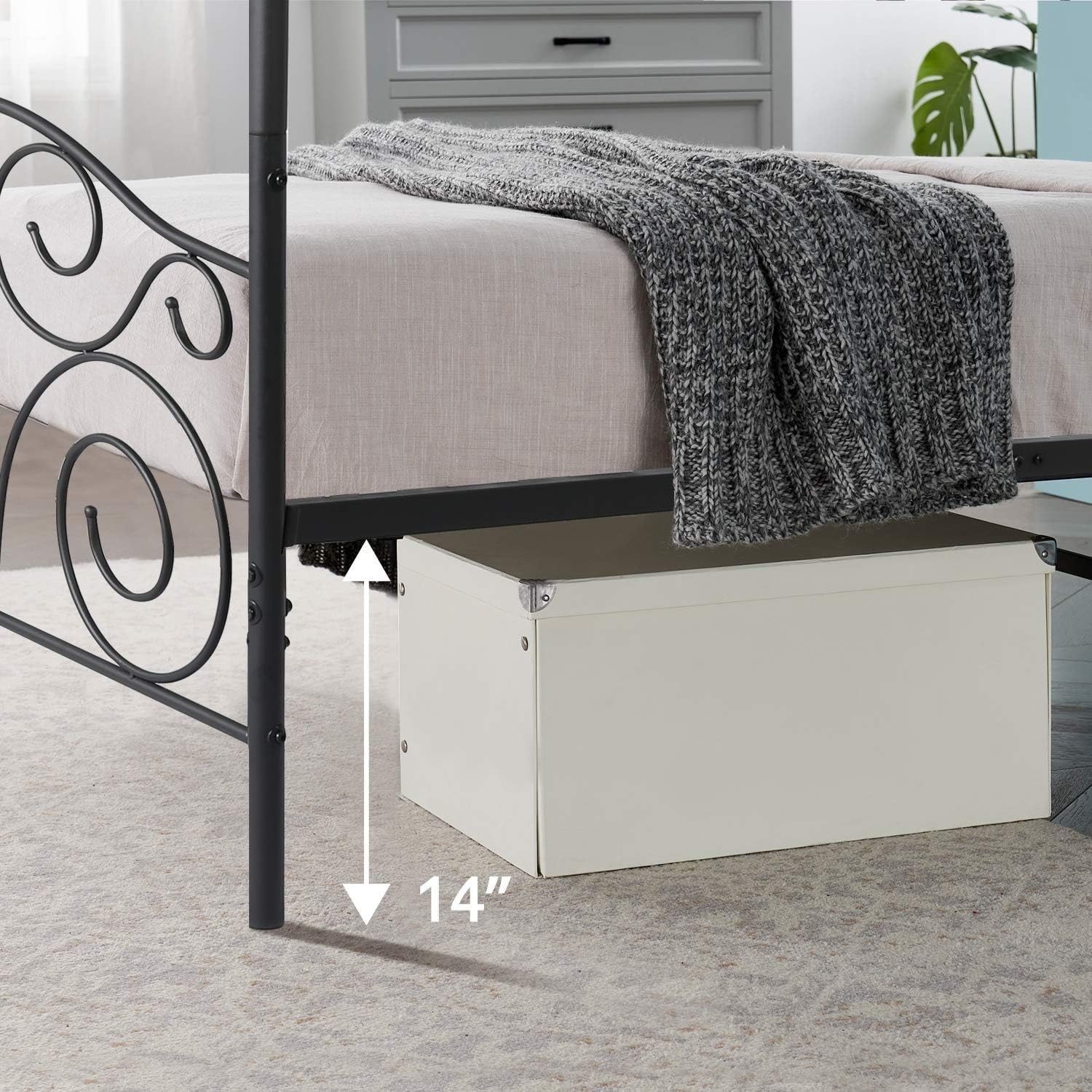 VECELO 4 Corner Metal Canopy Bed Frame, Platform Mattress Foundation