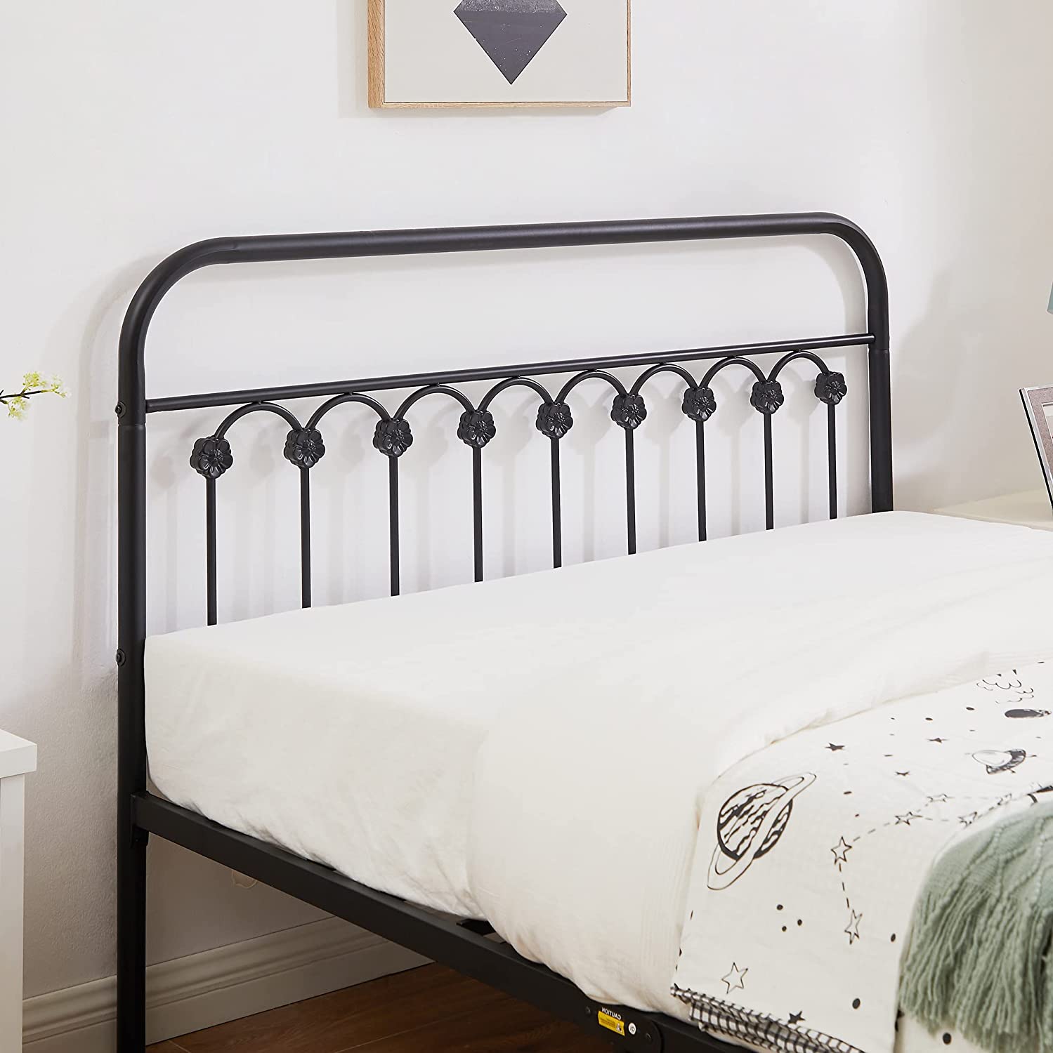 VECELO Metal Bed Frame/Mattress Foundation with Vintage Flower Headboard & Footboard