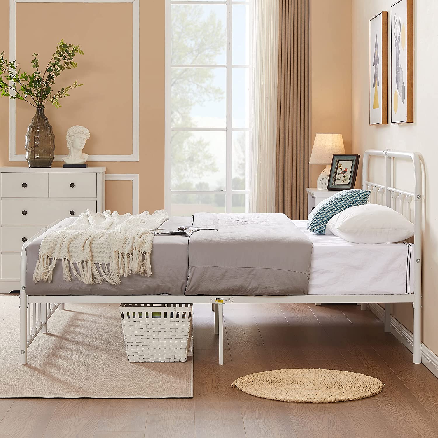 VECELO Metal Platform Bed Frame Mattress Foundation Modern&Simple Style